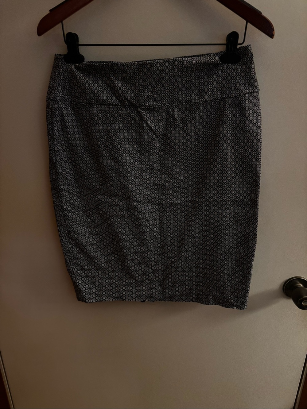 Geometric Black and White Pencil Skirt